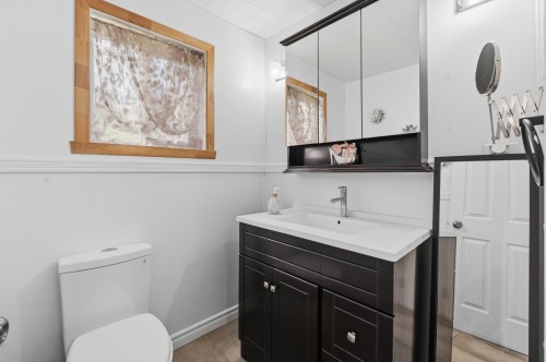 Salle d'eau - 4 Rue Gamache, Sainte-Clotilde, QC 