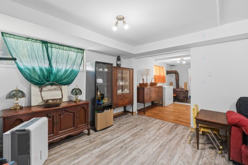 Salle familiale - 4 Rue Gamache, Sainte-Clotilde, QC 
