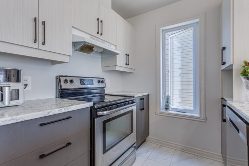 Cuisine - 25 Rue Bowron, Huntingdon, QC - Indoor Photo Showing Kitchen With Upgraded Kitchen