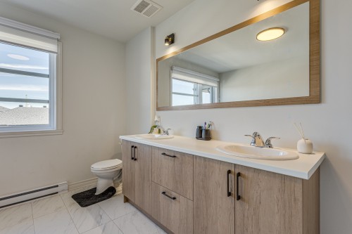 Salle de bains - 25 Rue Bowron, Huntingdon, QC - Indoor Photo Showing Bathroom