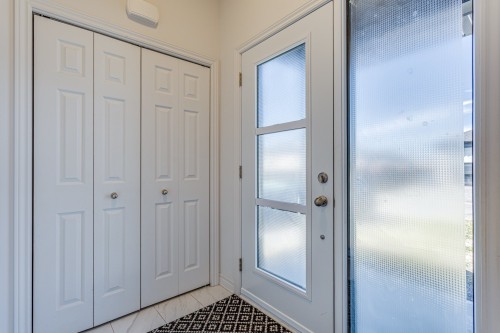 Hall d'entrée/Vestibule - 25 Rue Bowron, Huntingdon, QC - Indoor Photo Showing Other Room