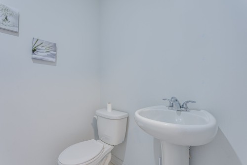 Salle d'eau - 25 Rue Bowron, Huntingdon, QC - Indoor Photo Showing Bathroom