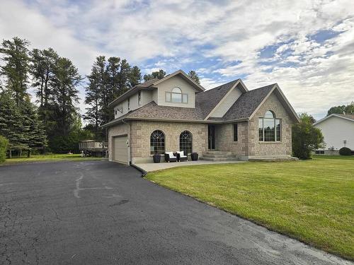 2169 Lacewood Drive  Thunder Bay, ON P7K 1C4