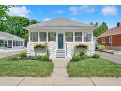 17 Lowe Street  Chatham, ON N7L 1J6