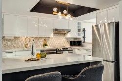 108-271 Ridley Boulevard Toronto, ON M5M 4N6