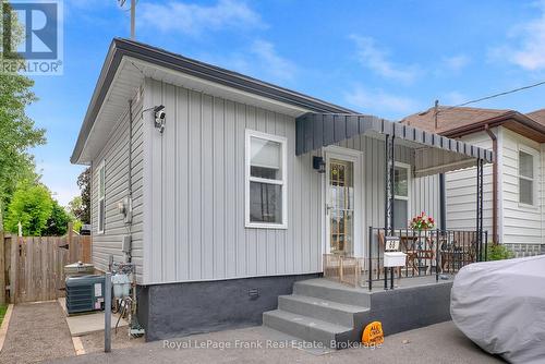 68 GRENFELL STREET  Oshawa (Vanier), ON L1J 4W2