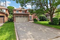 813 SURIN COURT Newmarket, ON L3Y 8R3