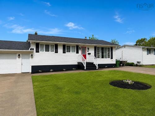 4 Balsam Circle, Lower Sackville, NS 