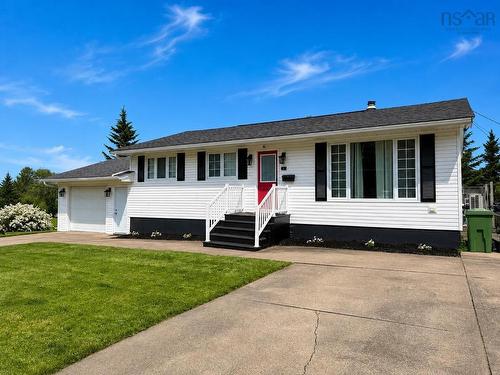 4 Balsam Circle, Lower Sackville, NS 