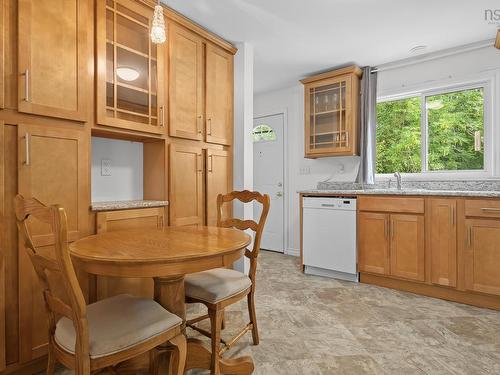 6474 Roslyn Road, Halifax, NS 