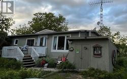 10 LAKESIDE DRIVE Prince Edward County, ON K0K 1T0