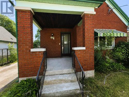Entrance - 238 Lancaster Street W, Kitchener, ON 