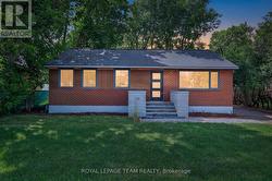 126 DAVID DRIVE  Ottawa, ON K2G 2N9