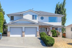 6130 Janelle Pl Nanaimo, BC V9V 1M7