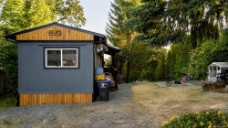 4649 McQuillan Rd Courtenay, BC V9N 3T6