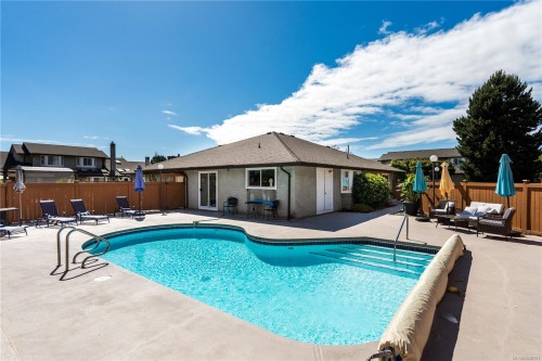 #24-2070 Amelia Ave, Sidney, BC 
