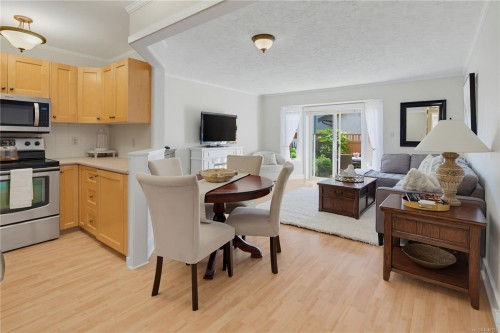 #24-2070 Amelia Ave, Sidney, BC 