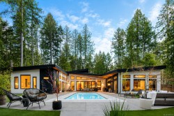 867 Bradley Dyne Rd North Saanich, BC V8L 5H1