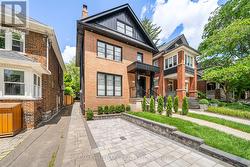 26 CAREY ROAD Toronto, ON M4S 1N8