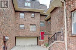 5 SCOTCH ELMWAY AVENUE Toronto, ON M4N 3N4