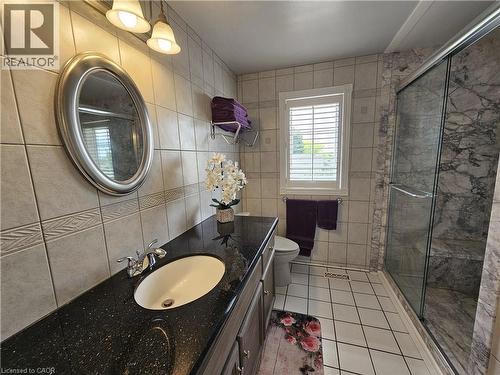 3pc bath with granite countertop - 120 Lynndale Road, Simcoe, ON 