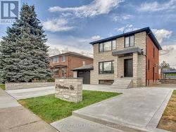 11 BLANDORMAN ROAD Toronto, ON M6L 2L7