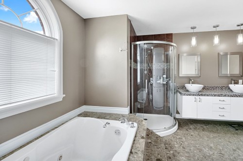 Salle de bains attenante à la CCP - 625 77E Rue, Saint-Georges, QC 