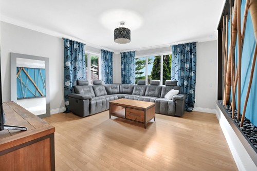 Salon - 625 77E Rue, Saint-Georges, QC 