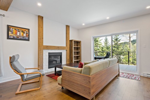 Living Room - 573 Rue Charlie-Forbell, Mont-Tremblant, QC 
