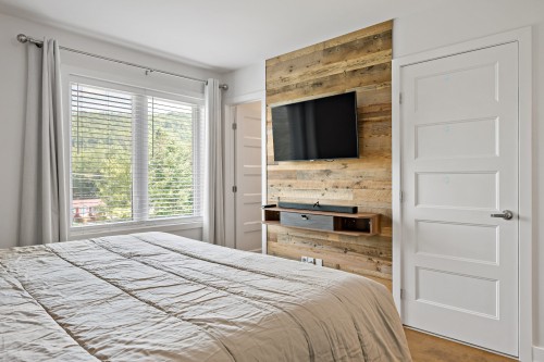 Master Bedroom - 573 Rue Charlie-Forbell, Mont-Tremblant, QC 