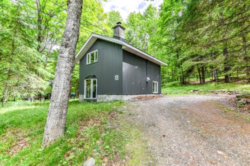 Entry - 108 Côte Commandant, Mont-Tremblant, QC 