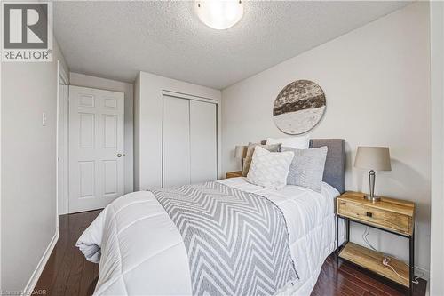 3140 Fifth Line W Unit# 28, Mississauga, ON - Indoor Photo Showing Bedroom
