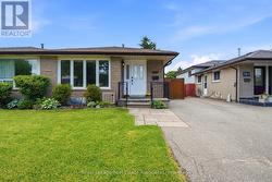 769 EAGLEMOUNT CRESCENT  Mississauga, ON L5C 1H2