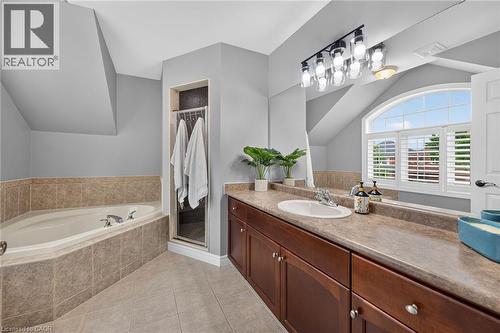 Separate Shower and Soaker tub. - 43 Wilbur Drive, Binbrook, ON 