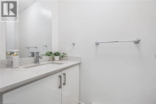 Main floor two piece bath - 178 Westcourt Place, Waterloo, ON 