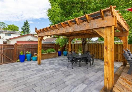 35 Roselawn Bay, Winnipeg, MB 
