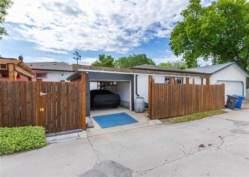 35 Roselawn Bay, Winnipeg, MB 