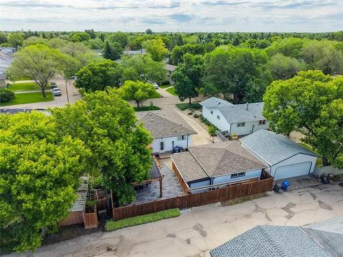 35 Roselawn Bay, Winnipeg, MB 