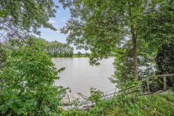 Bord de l'eau - 