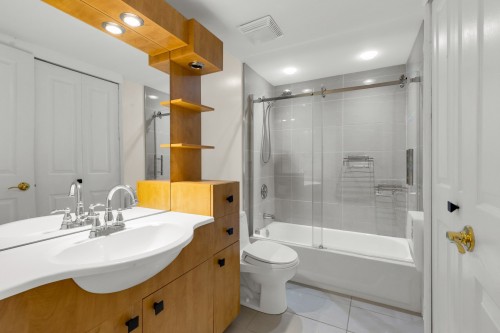 Salle de bains - 407-7 Rue St-Léandre, Saint-Jérôme, QC 