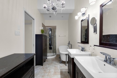 Salle de bains attenante à la CCP - 407-7 Rue St-Léandre, Saint-Jérôme, QC 