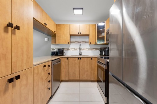 Cuisine - 407-7 Rue St-Léandre, Saint-Jérôme, QC 