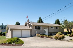 4150 Longview Dr Saanich, BC V8N 2L1
