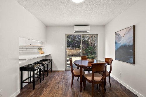 1871 Fairburn Dr, Saanich, BC 