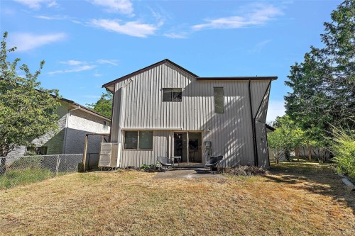 1871 Fairburn Dr, Saanich, BC 