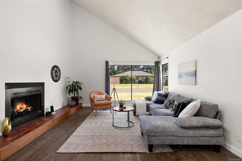 1871 Fairburn Dr, Saanich, BC 
