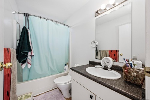 #4-1535 Dingwall Rd, Courtenay, BC 