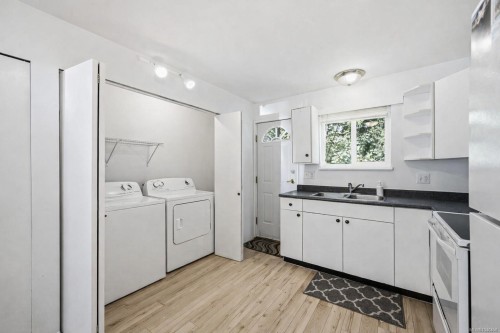 #4-1535 Dingwall Rd, Courtenay, BC 