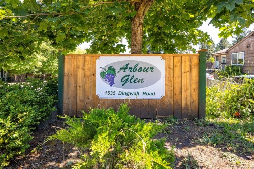 #4-1535 Dingwall Rd, Courtenay, BC 