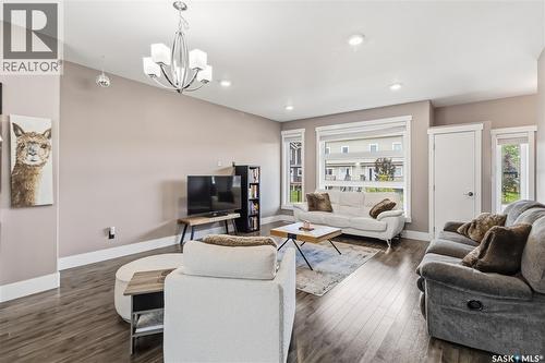 527 Kloppenburg Crescent, Saskatoon, SK 